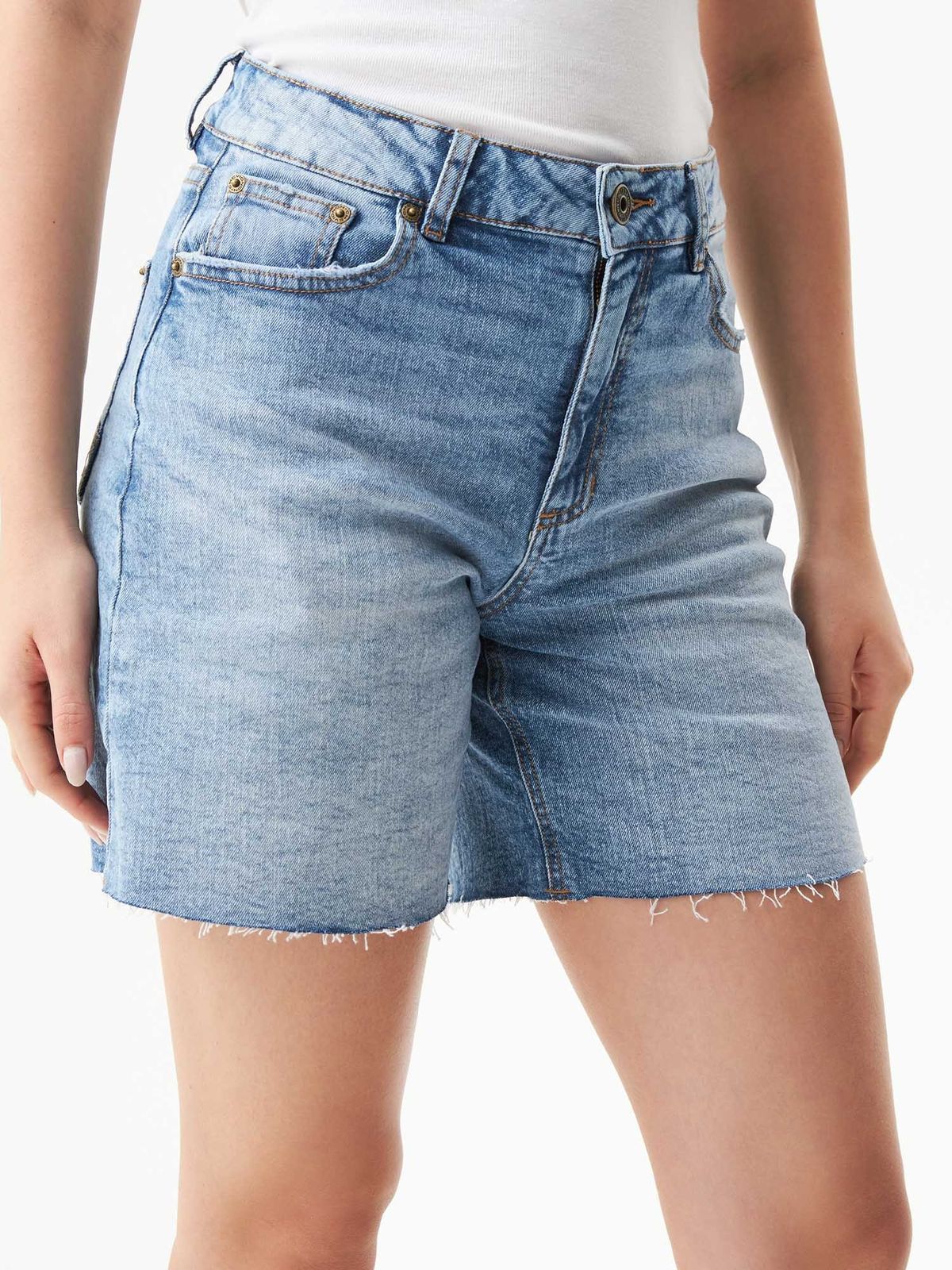 Short Mujer Chevignon