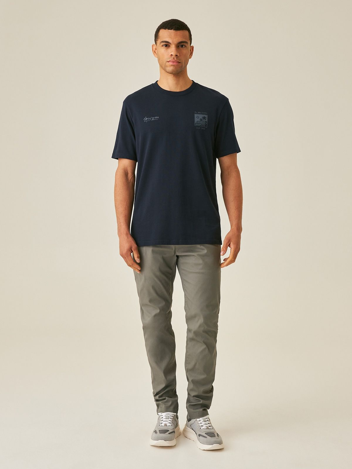 Camiseta Hombre Chevignon Graphic Mix Classic Fit