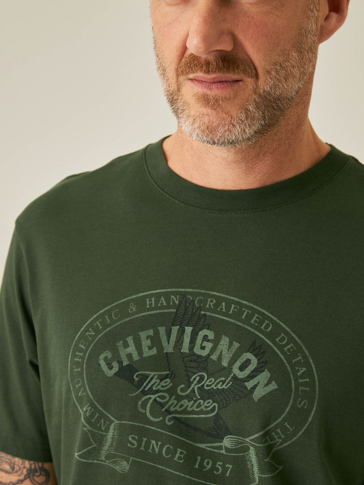 Camiseta Hombre Chevignon Graphic Shield