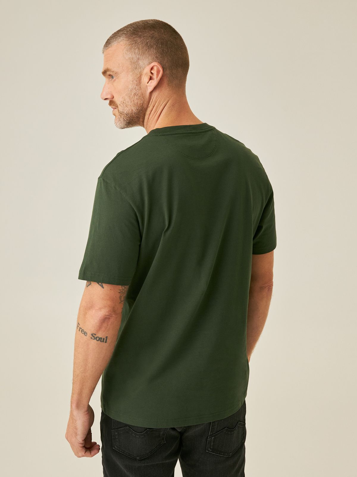 Camiseta Hombre Chevignon Graphic Shield