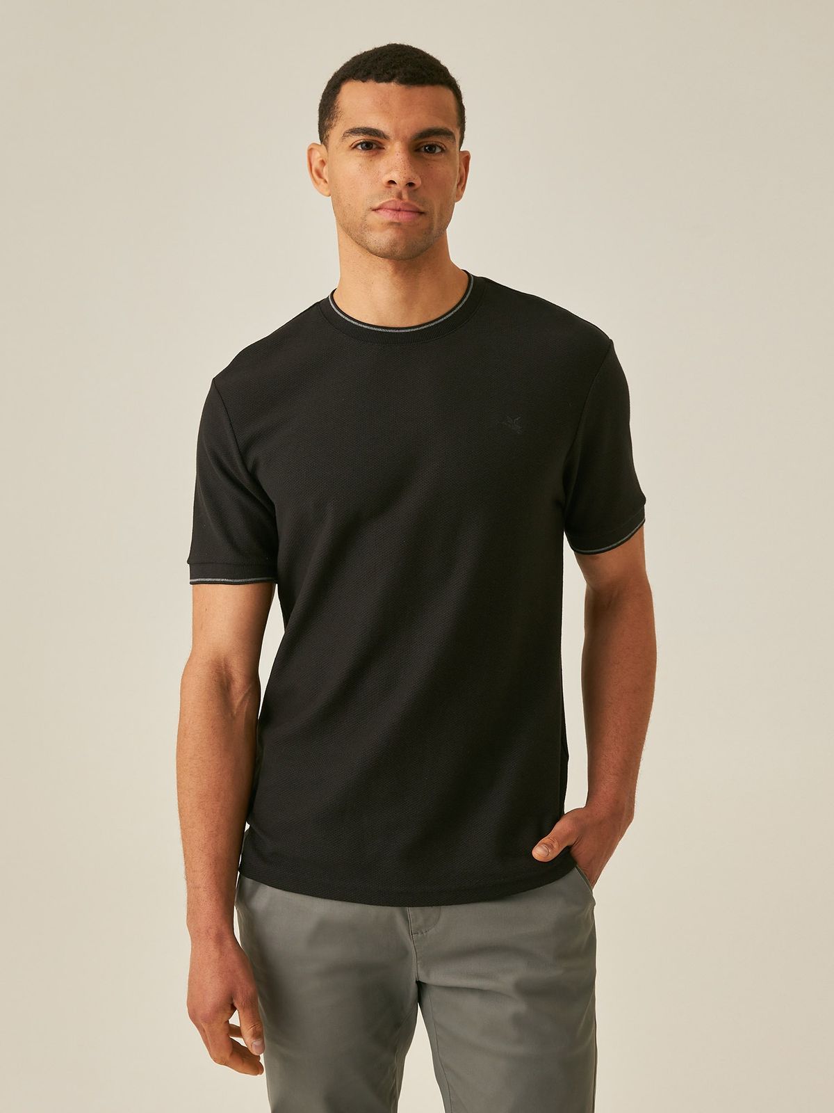 Camiseta Hombre Chevignon Knit Neck Slim Fit