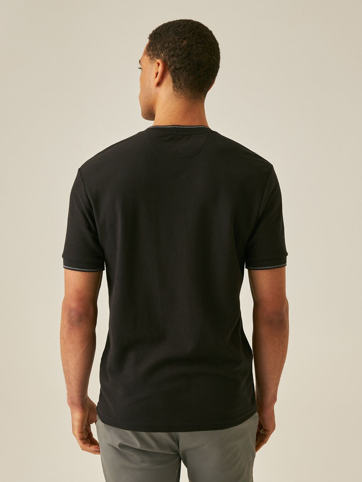 Camiseta Hombre Chevignon Knit Neck Slim Fit