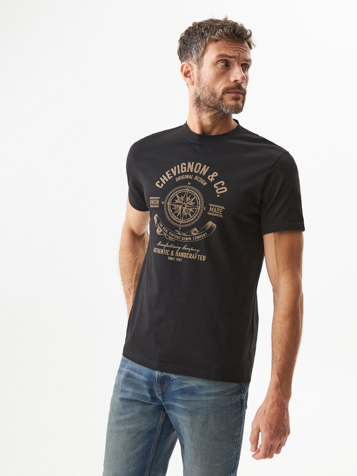Camiseta Hombre Chevignon Compass Graphic