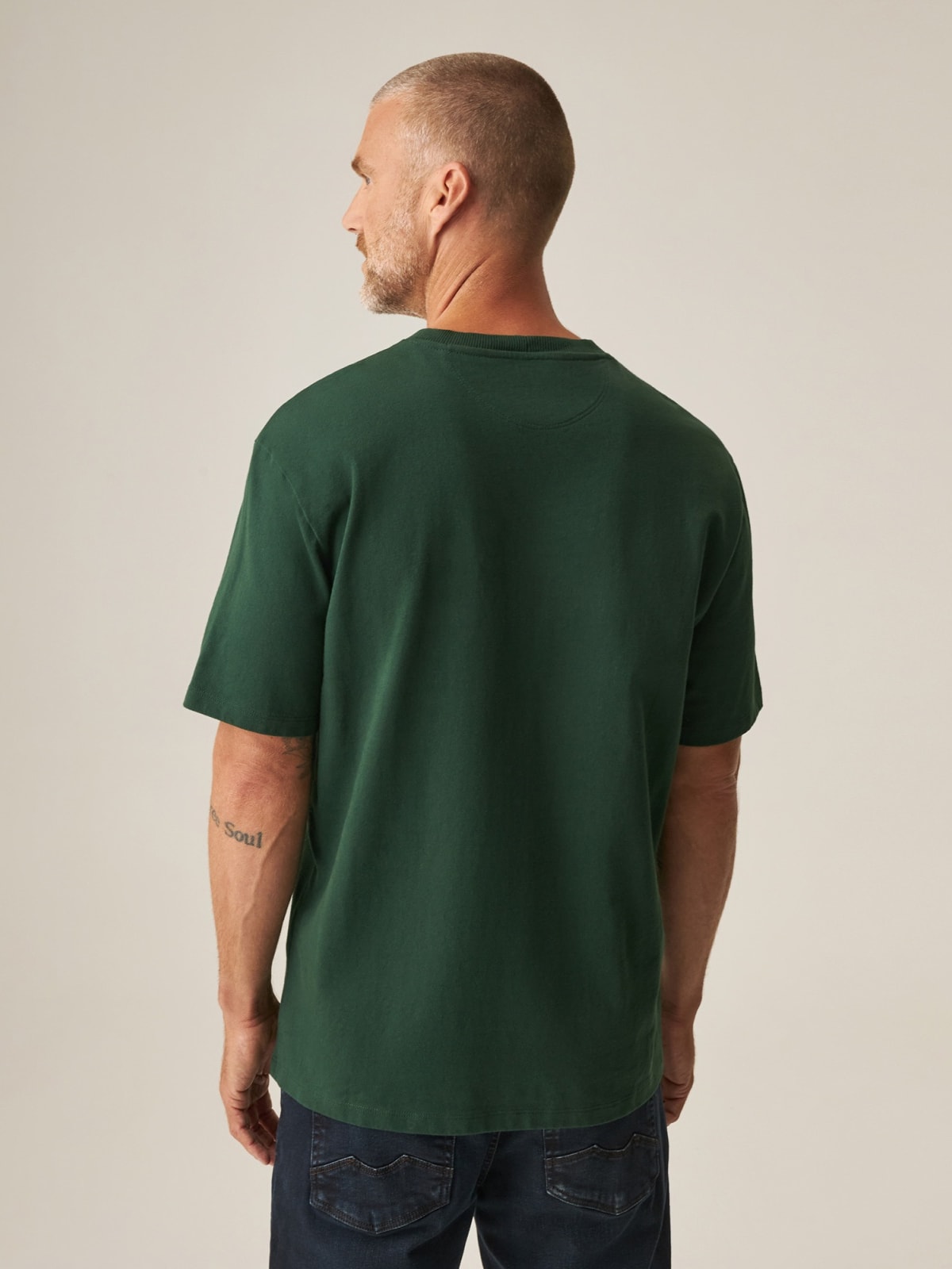 Camiseta Hombre Chevignon Graphic Classic Fit